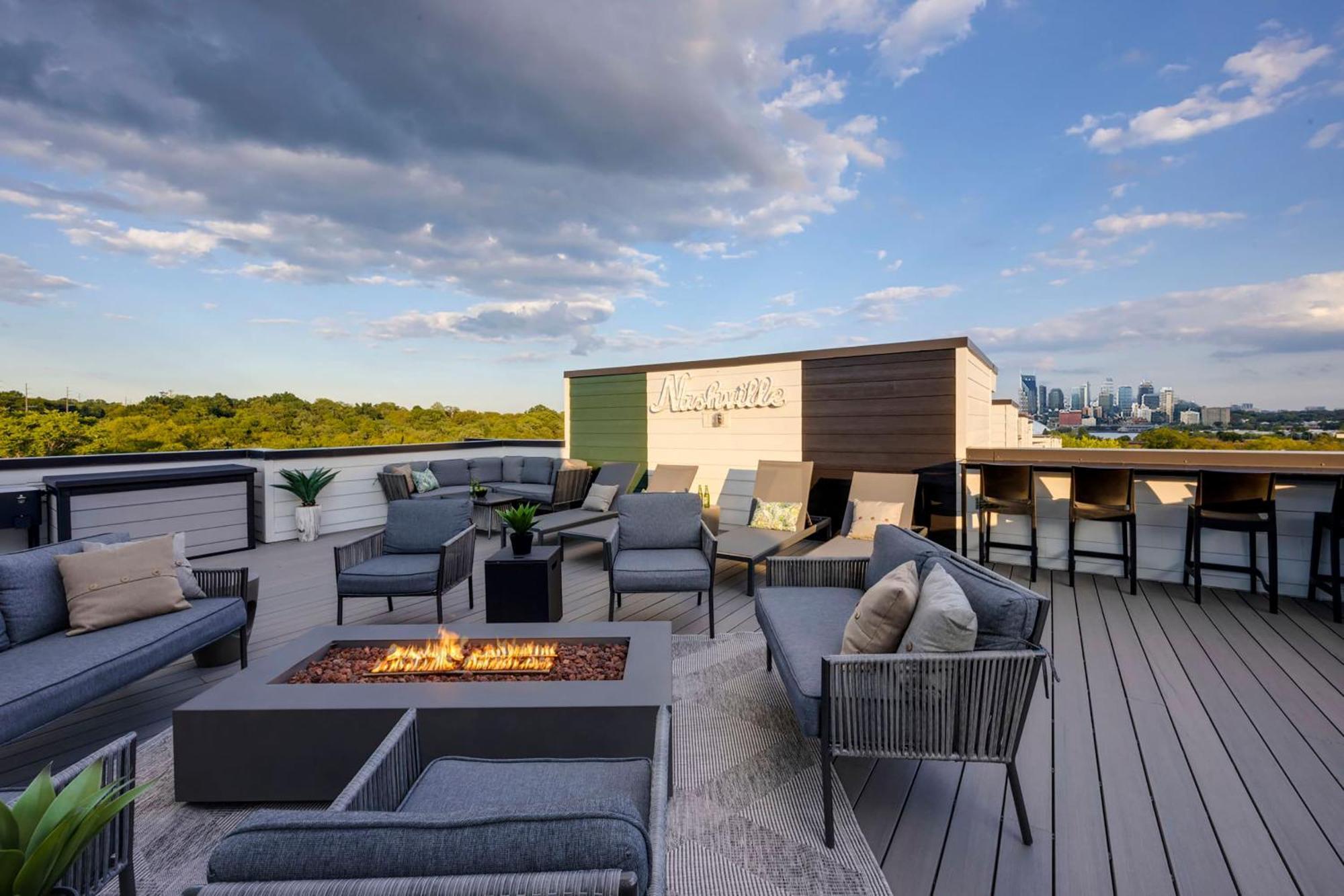 Rooftop Skyline Views Dt Nash Sleeps 12 Villa Nashville Exterior photo